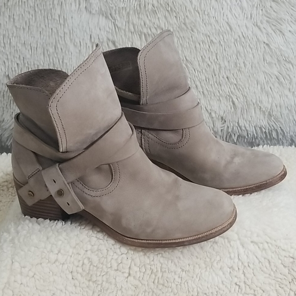 UGG Elora grey soft leather suede ankle boot - Picture 14 of 14